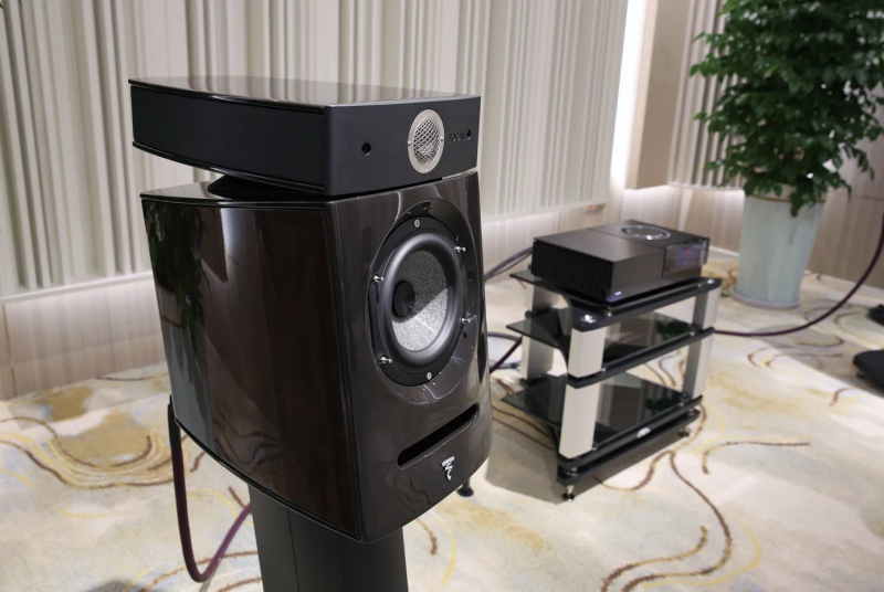 FOCAL Diablo Utopia