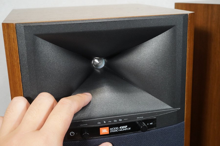 JBL 4305P active monitor speakers review 3